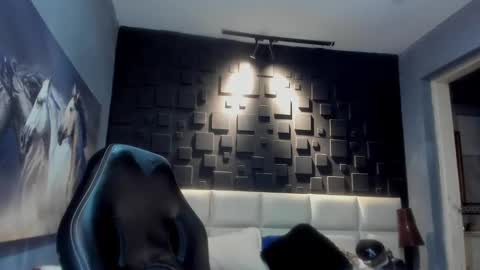 Snapshot of logan_varela chatting on December 14, 1:06 pm logan_varela online show from December 14, 1:06 pm