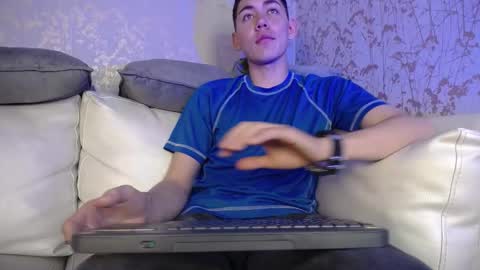 Loganfoster  online show from November 25, 8:33 pm