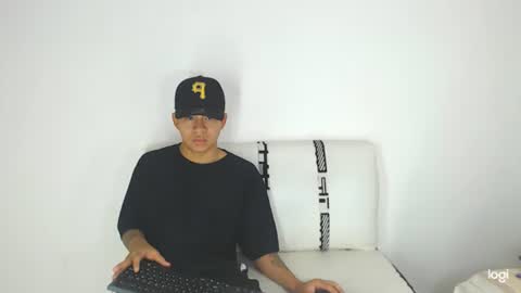 Snapshot of logannthh chatting on February 3, 8:35 am logannthh online show from February 3, 8:35 am