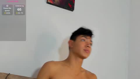 logantwink18 online show from December 2, 5:16 pm