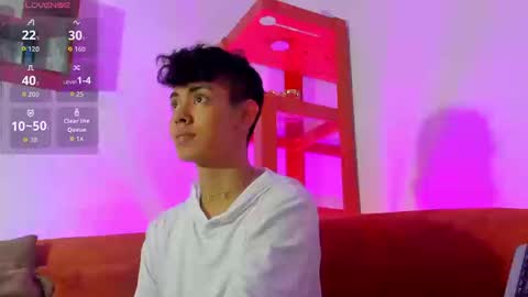 Snapshot of logantwink18 chatting on September 20, 8:42 pm logantwink18 online show from September 20, 8:42 pm