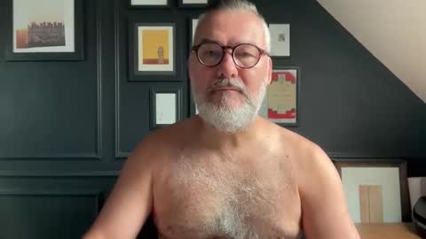 EnglishBear online show from September 17, 9:43 am