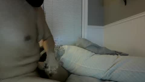 Snapshot of longtallnhandsome chatting on October 19, 5:45 am longtallnhandsome online show from October 19, 5:45 am