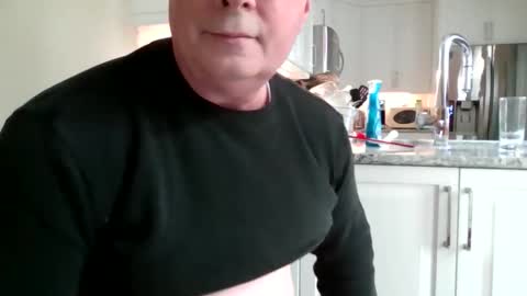 look823 online show from November 14, 3:46 pm