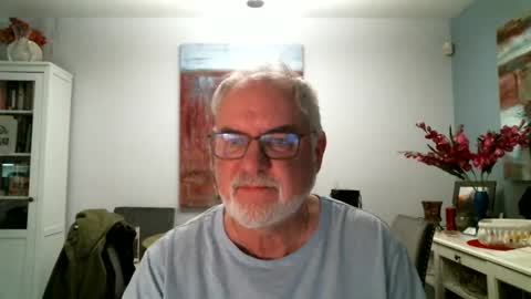 Snapshot of loop102 chatting on March 2, 3:45 am loop102 online show from March 2, 3:45 am