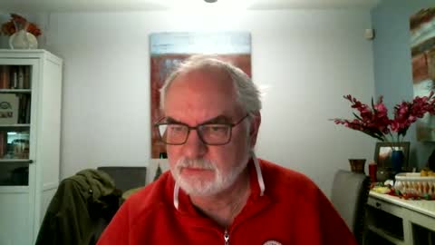 Snapshot of loop102 chatting on January 10, 8:15 pm loop102 online show from January 10, 8:15 pm