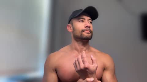 Cale online show from February 6, 6:27 pm