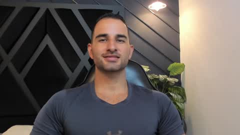  L O R E N Z O  Thumbs Up help  online show from January 10, 5:34 pm