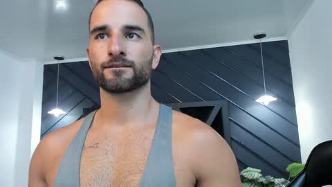  L O R E N Z O  Thumbs Up help  online show from January 8, 5:15 pm