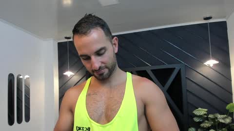  L O R E N Z O  Thumbs Up help  online show from February 6, 6:02 pm