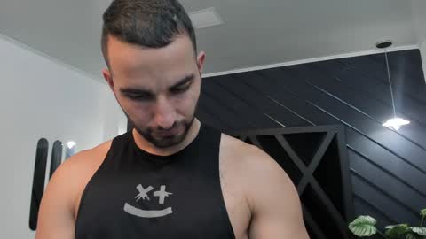  L O R E N Z O  Thumbs Up help  online show from December 18, 6:35 pm