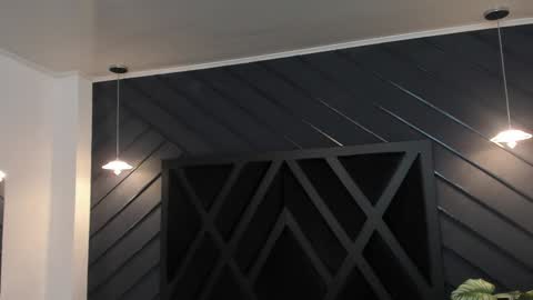  L O R E N Z O  Thumbs Up help  online show from December 12, 5:37 pm