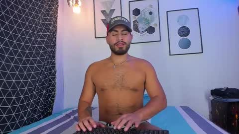 JUAN  JUAN online show from March 11, 10:07 am