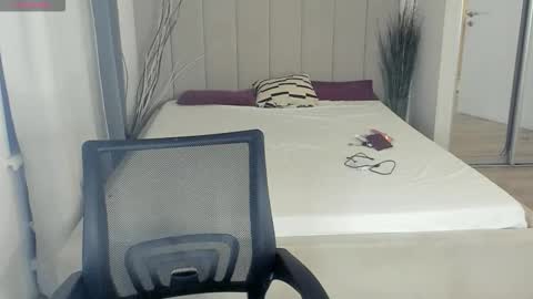 louie_evans online show from October 21, 9:06 pm