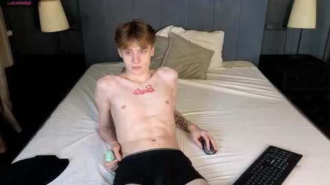 louie_evans online show from December 22, 10:29 pm