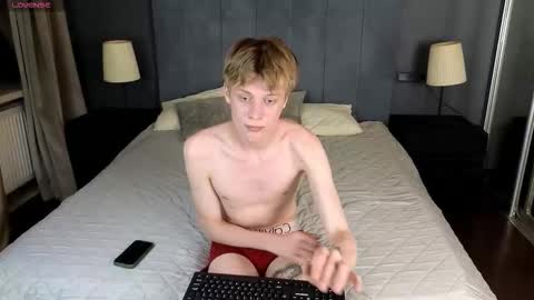 louie_evans online show from September 26, 9:12 pm