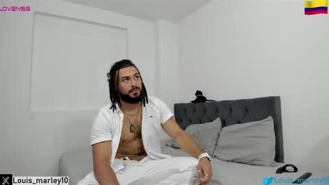 louis_marley_ online show from April 11, 5:05 pm