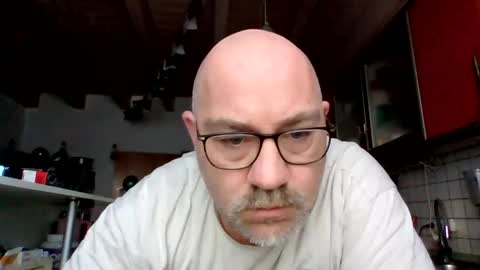 Snapshot of lover010983 chatting on February 20, 7:12 am lover010983 online show from February 20, 7:12 am