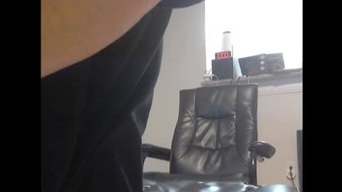 Snapshot of loveshaft69 chatting on December 23, 4:01 am LoveShaft69 online show from December 23, 4:01 am