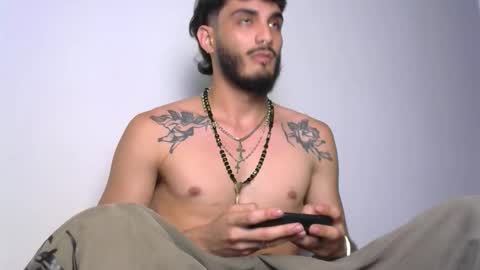 lovexjuxn77 online show from February 23, 12:01 am