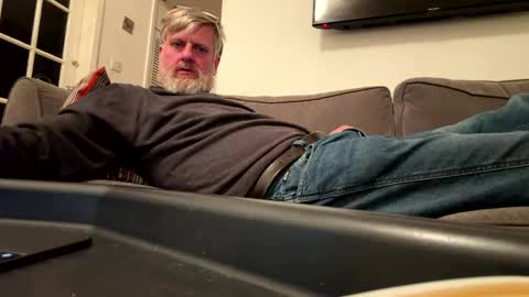 lowrylowry1 online show from April 12, 9:49 pm