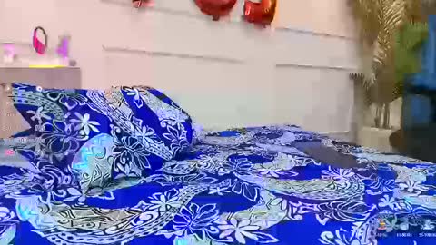 lUAN online show from September 25, 8:08 pm