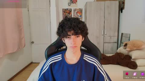 lucas_xo online show from April 20, 12:46 am