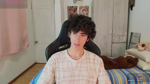 lucas_xo online show from April 12, 5:53 am