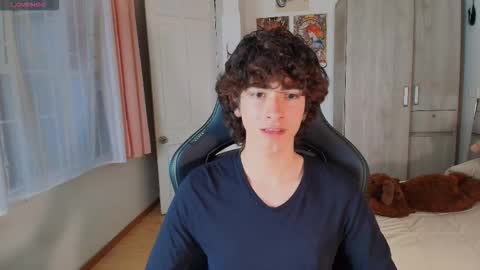 lucas_xo online show from December 3, 10:27 pm