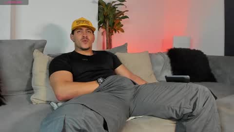 LUCA SANTOS online show from February 1, 5:07 am