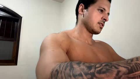 Snapshot of lucasfit24 chatting on February 17, 11:42 pm lucasfit24 online show from February 17, 11:42 pm
