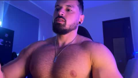 lucasfit24 online show from November 17, 4:32 pm