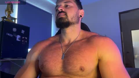 lucasfit24 online show from December 4, 1:40 pm