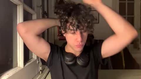 lucca online show from November 19, 2:11 am