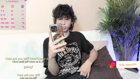 Noor online show from December 5, 5:07 pm