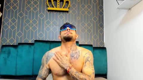 lucky_smith1 online show from December 16, 10:39 pm