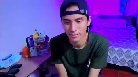 Lu Independent Model online show from September 23, 5:07 am