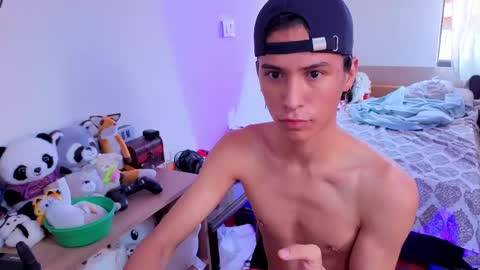 Lu Independent Model online show from September 25, 2:38 pm