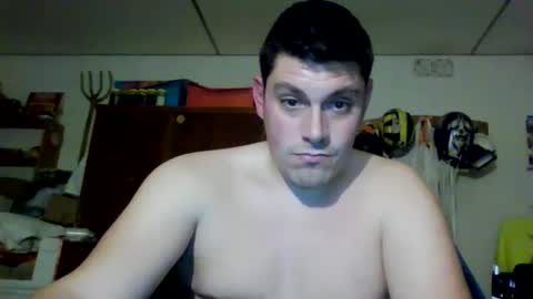 Snapshot of luis2423 chatting on March 2, 9:52 pm A slave to the mistress.. un esclavo para las amas dominantes. online show from March 2, 9:52 pm