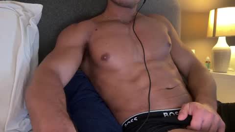 luis763413 online show from April 29, 3:38 pm