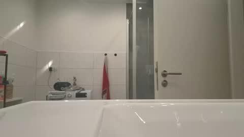 lukasschoetz online show from November 8, 8:45 pm