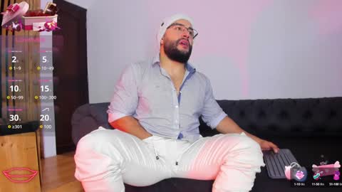 Snapshot of luke__09 chatting on January 15, 12:15 pm LUKE online show from January 15, 12:15 pm