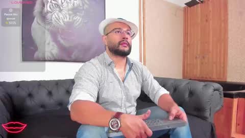 Snapshot of luke__09 chatting on February 18, 11:44 am LUKE online show from February 18, 11:44 am