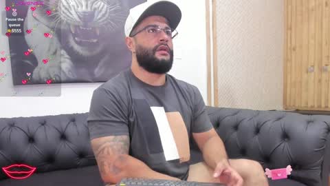 Snapshot of luke__09 chatting on January 29, 12:13 pm LUKE online show from January 29, 12:13 pm