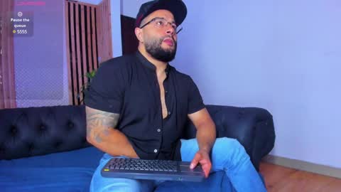 Snapshot of luke__09 chatting on January 3, 12:19 pm LUKE online show from January 3, 12:19 pm