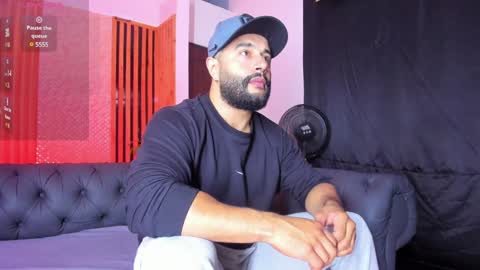 Snapshot of luke__09 chatting on December 29, 1:06 pm LUKE online show from December 29, 1:06 pm