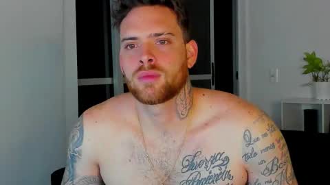 Snapshot of lukeglanton17 chatting on September 19, 3:18 am Luke online show from September 19, 3:18 am