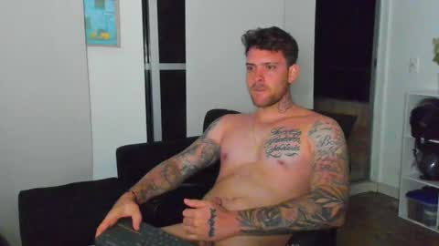 Snapshot of lukeglanton17 chatting on October 1, 2:37 am Luke online show from October 1, 2:37 am