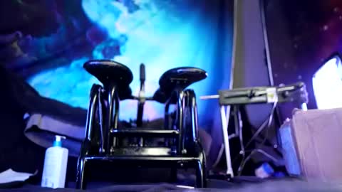 lukewilde online show from February 25, 1:50 am