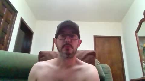 Snapshot of lukz88bigcock chatting on September 12, 1:27 am Luke online show from September 12, 1:27 am